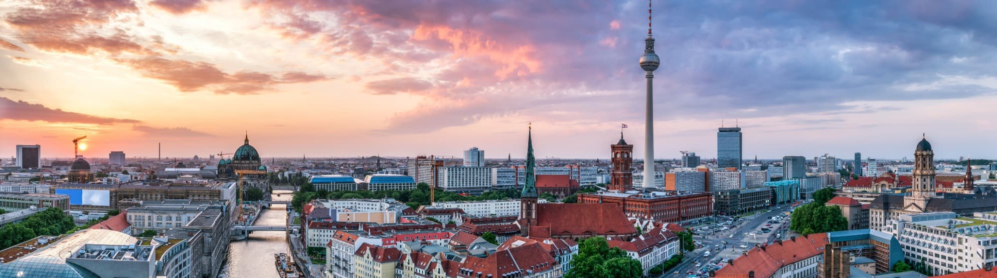 Panoramic view of Berlin with TV Tower and city center – representative image for finding a moving company in Berlin