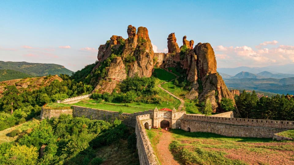 Die historische Festung von Belogradtschik – Symbol für die geschichtliche Tiefe und landschaftliche Vielfalt Bulgariens.