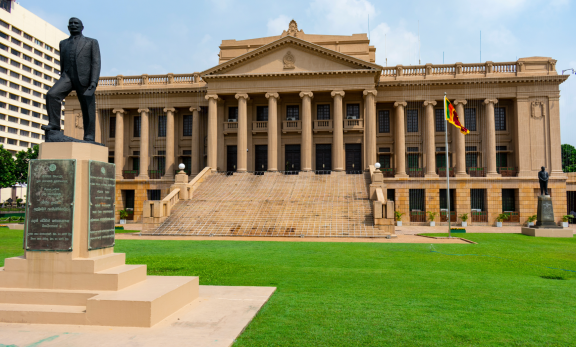 Emigrate to Sri Lanka: Politics